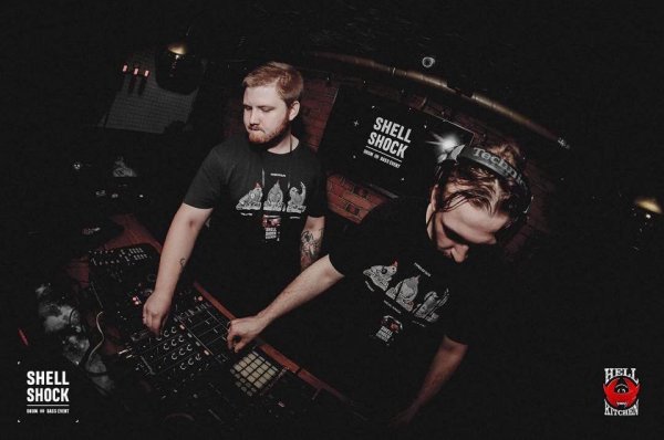 2Whales - Bad Trip