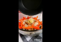Салат из шампиньонов и перчика
