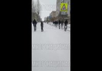 В Челябинске ветераны ЧВК пришли к дому где живут мигранты,