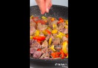 Тушёная печень со сладким перцем