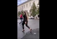 Модная дивчуля
