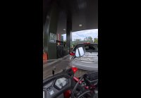 Вот так создаются очереди на заправках