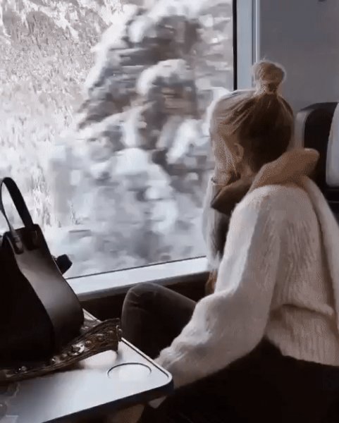 Всё меняется. Чужие становятся родными, родные чужими...