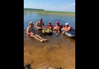 Как там рыбаки говорят ни хвоста Ни чешуи.....