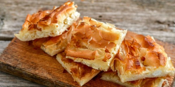 Хрустящий сырный пирог из теста фило