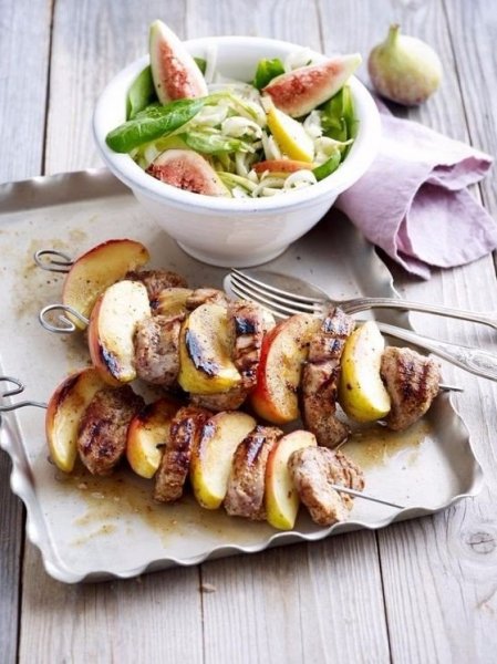 СВИНОЙ ШАШЛЫЧОК С ЯБЛОКАМИ