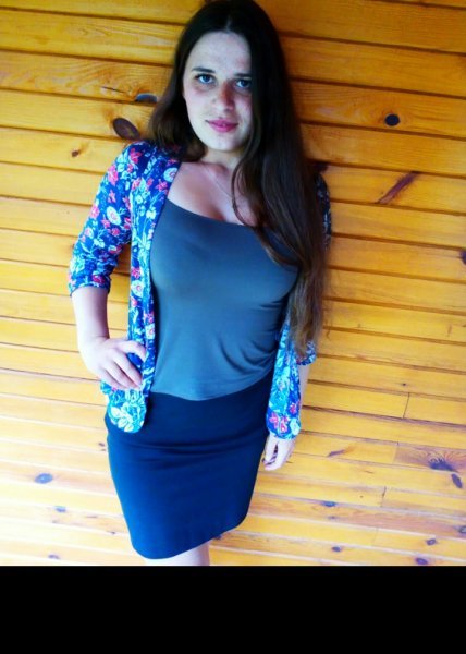 Какой ето розмер у ее сисек?