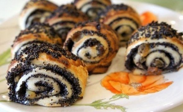 Булочки с маком из слоенного теста