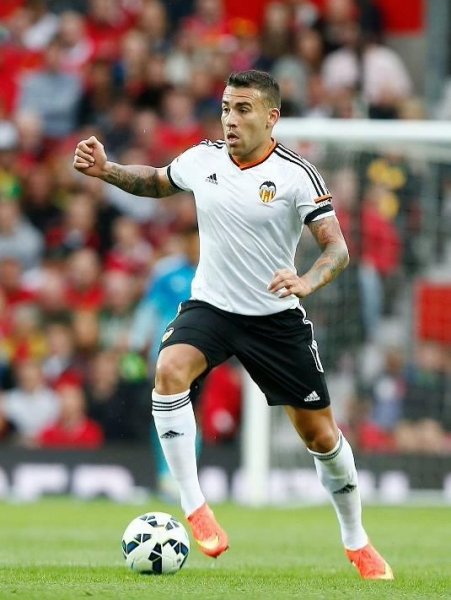 Nicolas Otamendi -VALENCIA-