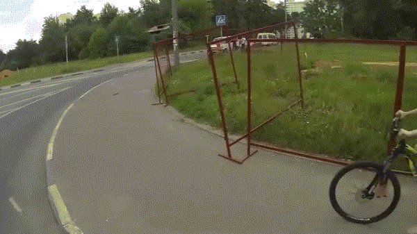 Барышня, юбка, велосипед