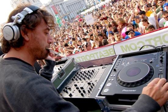 Benny Benassi Feat Dhany - Hit My Heart