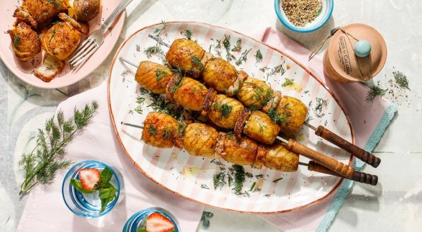 Картошка с салом на шампурах - на мангале