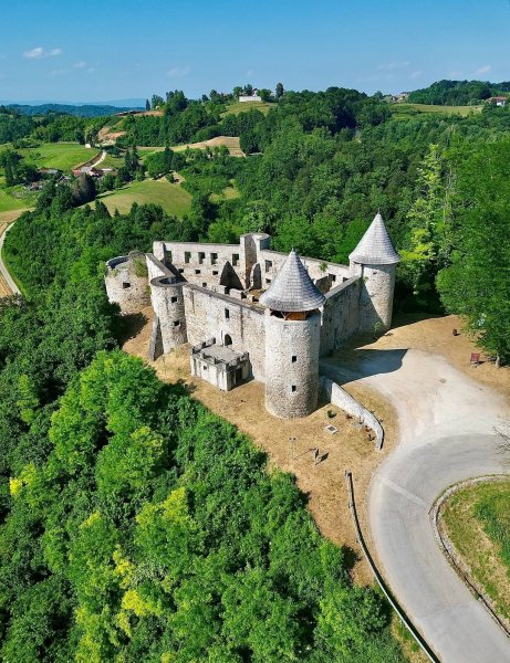 НОВИГРАД-НА-ДОБРИ