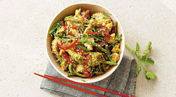 Индейка со стручковой фасолью и болгарским перцем