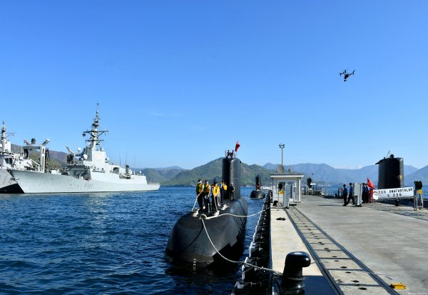 IMG viter59 Álvaro de Bazán F101 TCG Sakarya S354