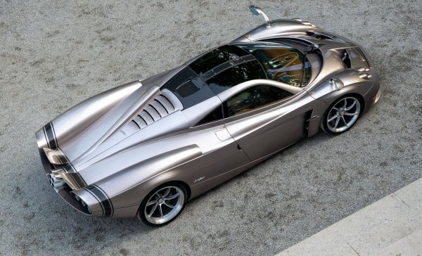 Pagani-huayra-codalunga-pagani-vid-sverkhu-giperkar