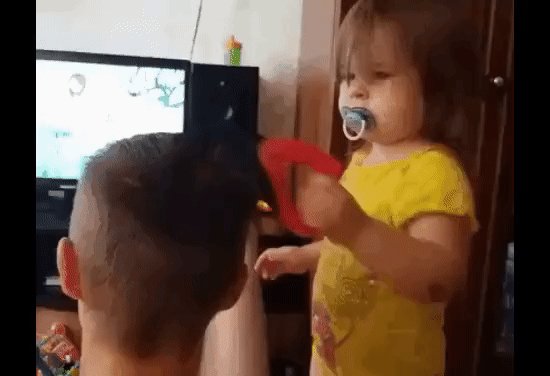 Кажется, У Женщин Это Заложено С Детства