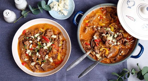 Рагу с говядиной и перцем - в горшочке