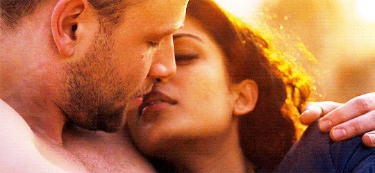 ХРАНИЛИЩЕ двое нежно поцелуй