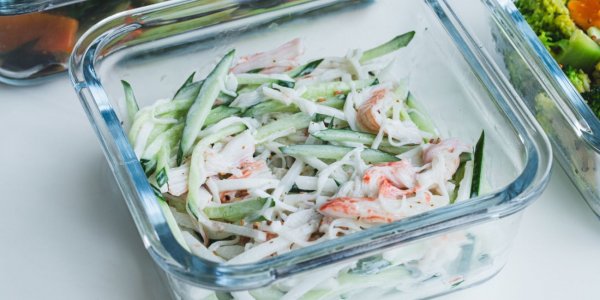 Витаминный салат "Дайкон" с крабовым мясом