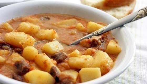 Картошечка, тушенная с мясом (как в дет. садике).