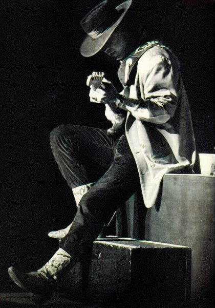 Stevie Ray Vaughan - The Things That I Used To Do