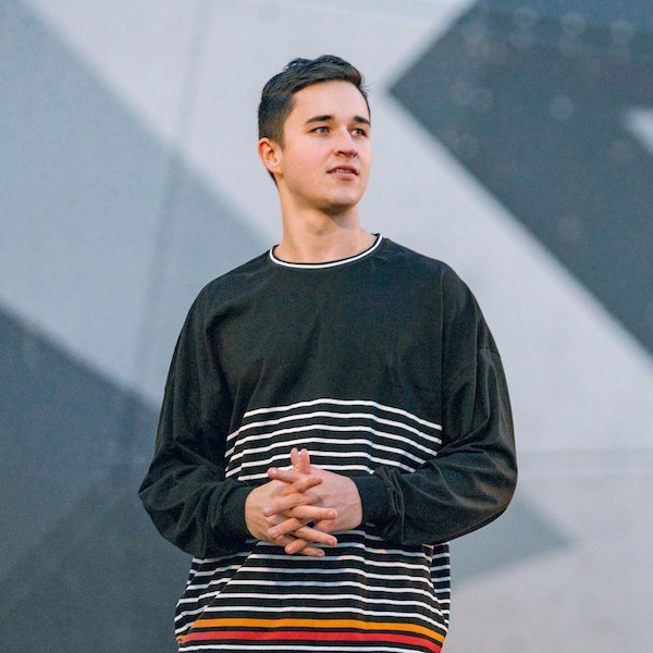 John Summit - Lights Go Out [AVELLO Future Trap Remix]