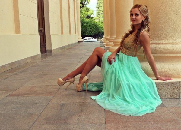 Блондиночка