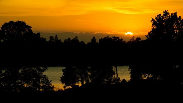 Sunset lake trees 200193 1920x1080