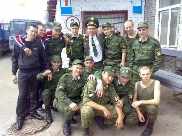 Армейские - Дрожит рука сжимая автомат