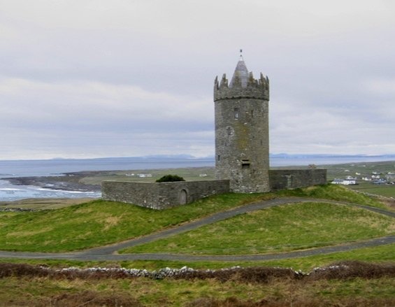 ЗАМОК ДУНАГОР