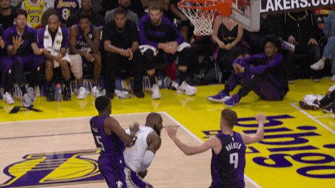 Lebron-flex-241026-1