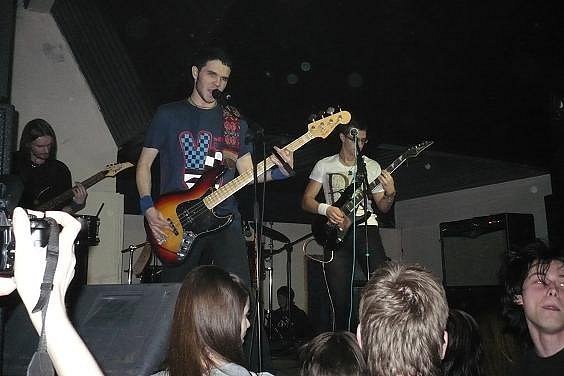 Постельный режим - Парень после аварии очнулся в больнице. А там эксперимент проводят.