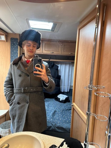 Леон Кемстач - А может ночь не торопить и все сначала повторить