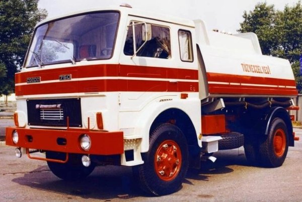 CSEPEL 750
