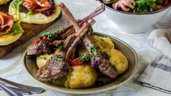 Каре ягненка с картофелем