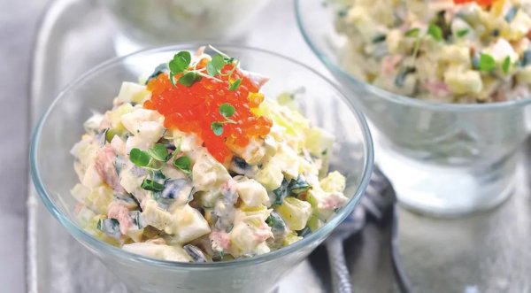 "Оливье" с тунцом и красной икрой