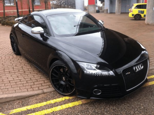 Black audi tt