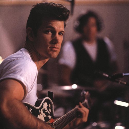 Chris Isaak - Cant help falling in love (конфеты Коркунов)