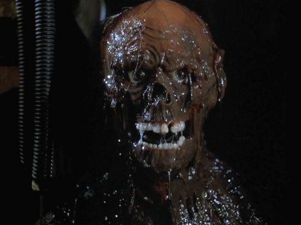 Vozvraschenie zhivykh mertvetsov-1