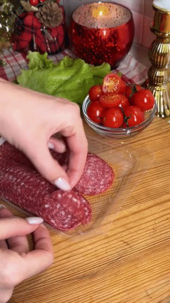 Закуска на шпажках