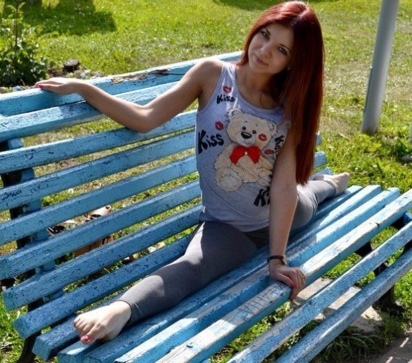 Шпагат на лавке