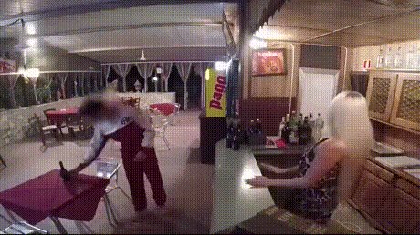 Напугала парнишку своими формами