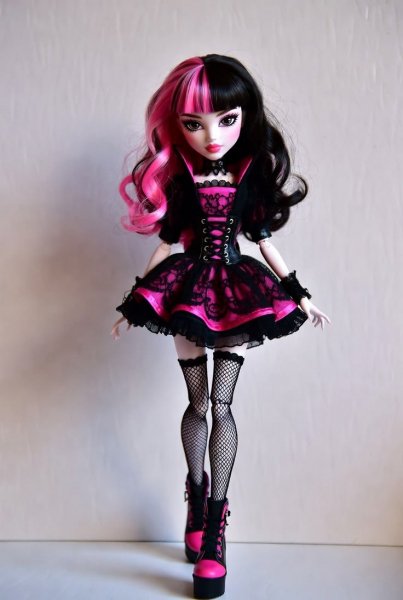 Дракулаура (Монстер Хай)