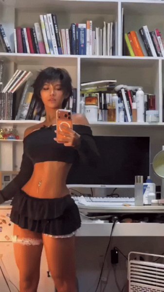 Ó-Shì-Zhūzhū-Zǎi-Yé--female-muscles-Fit-Girl-9295127