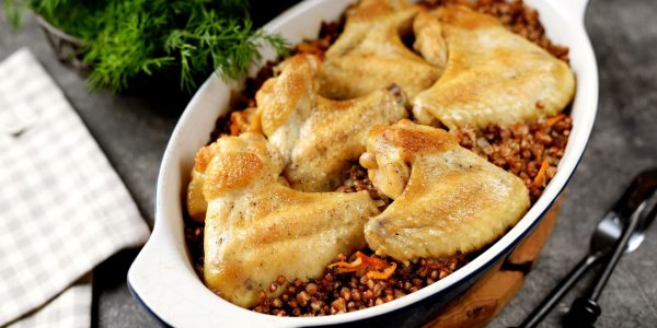 Гречка с куриными крылышками