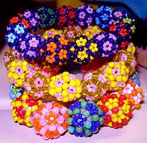 Браслет из бисерных шариков