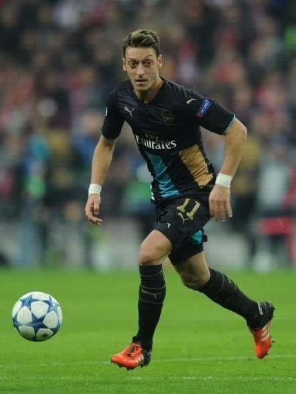 Mesut Ozil -ARSENAL-