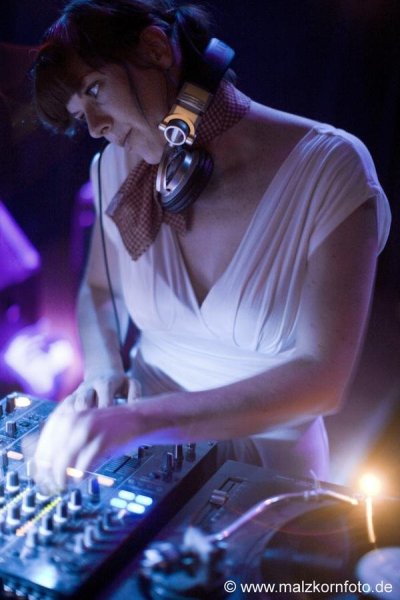 james - БАХ И. С. - Партита для скрипки соло №2 pе минор BWV 1004  Исп. Джеймс