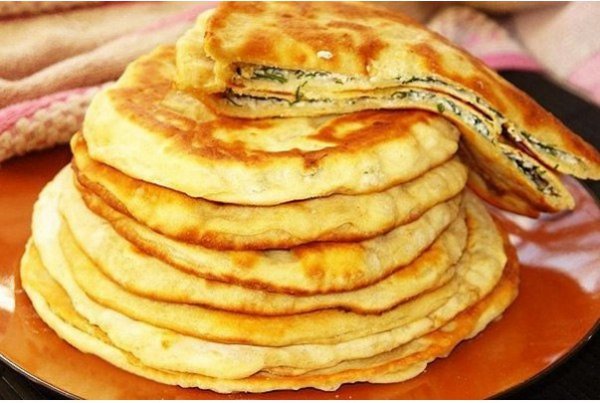 ЛЕПЁШКИ С ЯЙЦОМ И ЛУКОМ